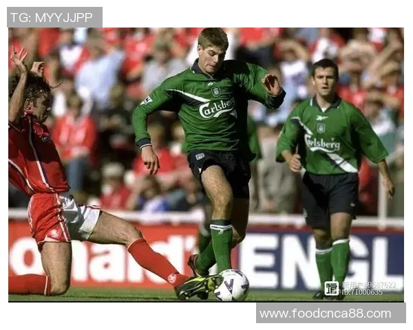 巴黎足球衫的魅力与时尚潮流交融探索足球文化的独特风采 巴黎足球衫的魅力与时尚潮流交融探索足球文化的独特风采