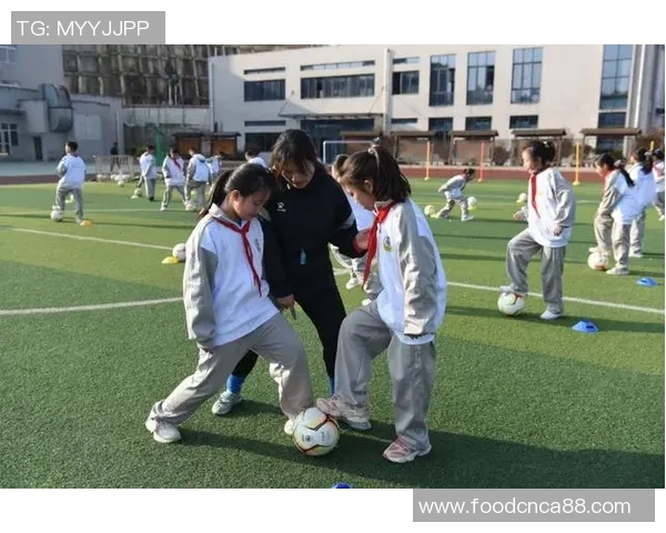 足球技术的全面解析包括基本技能战术意识和心理素质等多方面内容