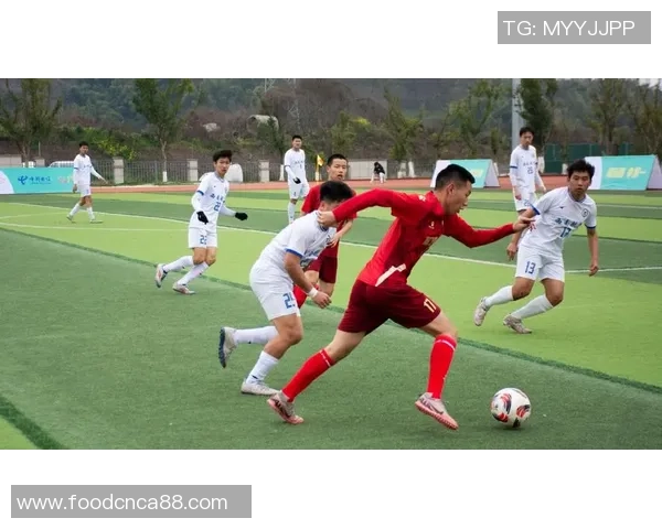 足球如何在比赛中展现出激情与团队合作的魅力与精神 足球如何在比赛中展现出激情与团队合作的魅力与精神